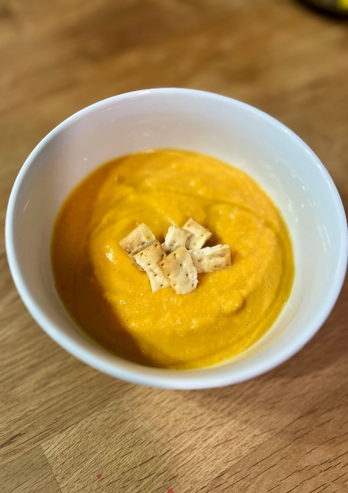Una foto de Crema de calabaza y puerros asados