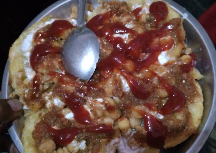 Aalu tikki with souce
