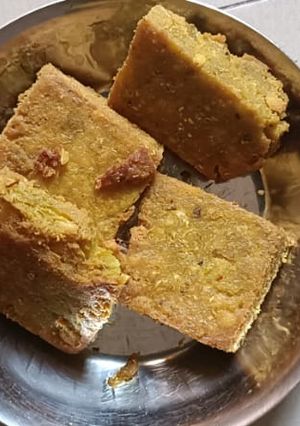 चना दाल की बर्फी (chana dal ki barfi recipe in Hindi) रेसिपी मुख्य फोटो