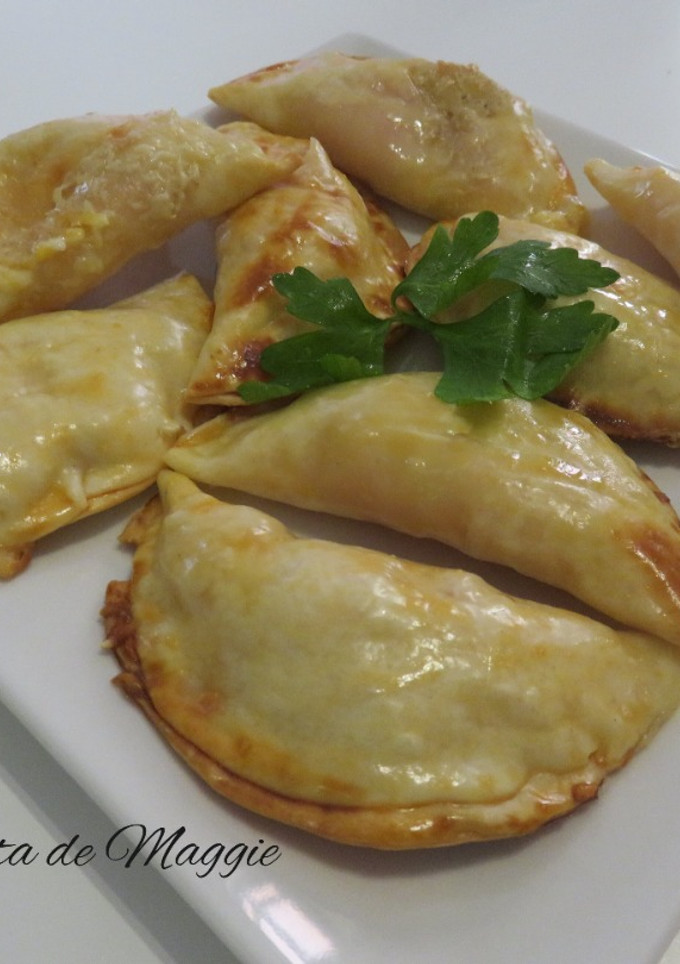 Una foto de Empanadillas de jamón york y queso