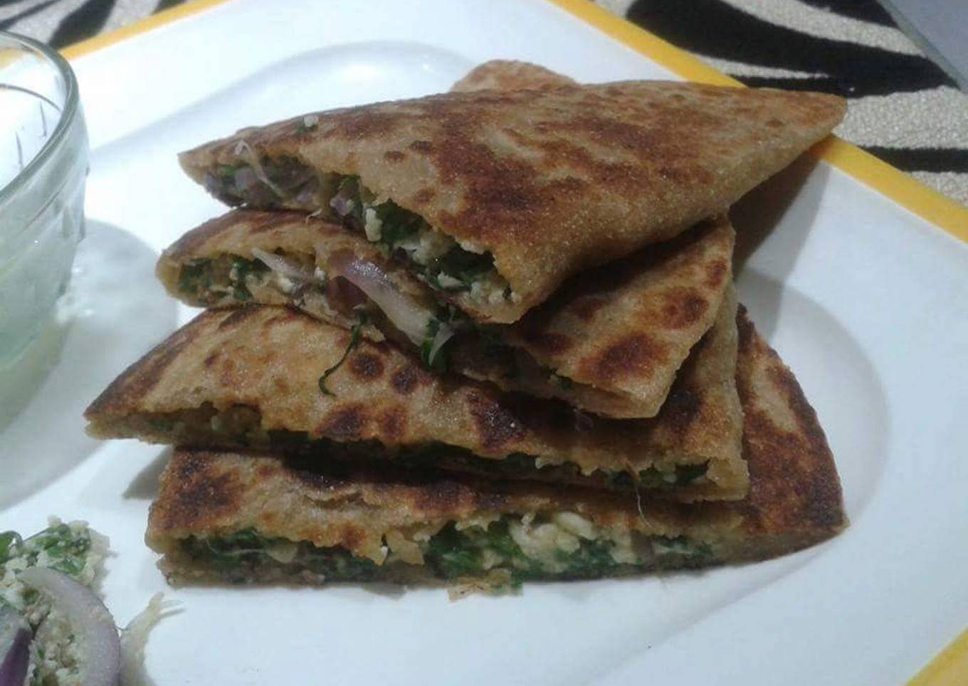 Palak paneer stuffed paratha
