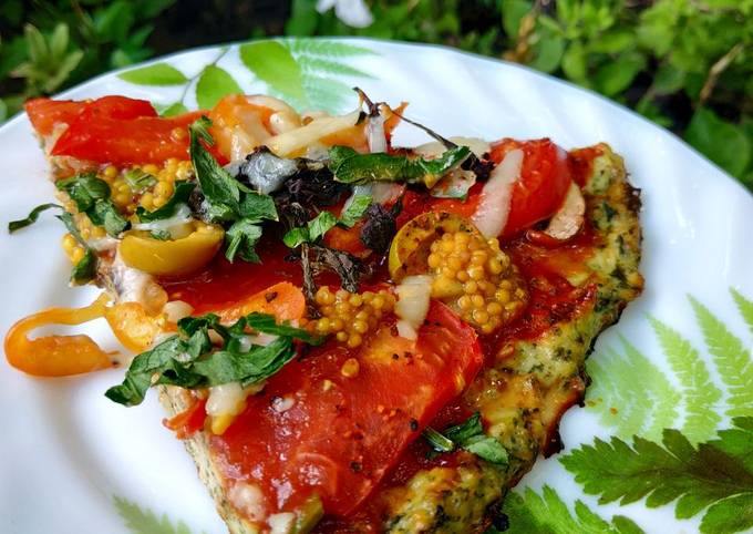 Recipe of Creative Pizza (chicken pizza with spinach) for Diet Food