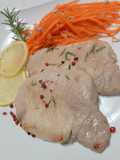 Scaloppine di lonza di maiale con salvia, rosmarino e pepe rosa