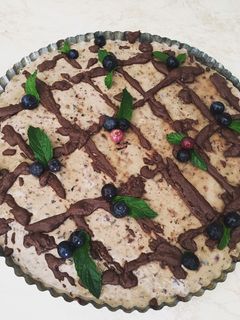 Una foto de Tarta de yogurt con arándanos sin horno y sin azúcar