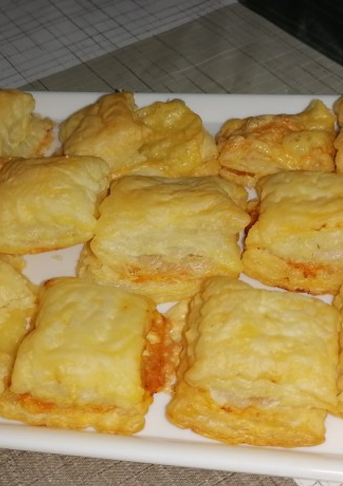 Una foto de Saladitos de queso & atún🧀🐟