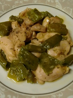 Una foto de Pollo con pimientos verdes