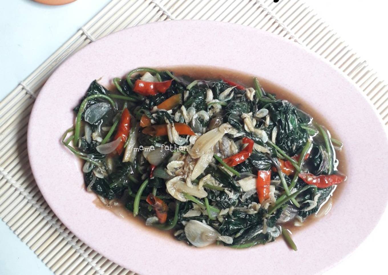 Bagaimana Menyiapkan Tumis daun ubi udang rebon yang Enak Banget