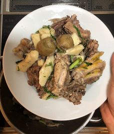 vịt om sấu măng