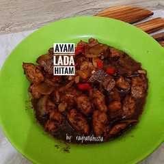 A picture of Ayam Lada Hitam.