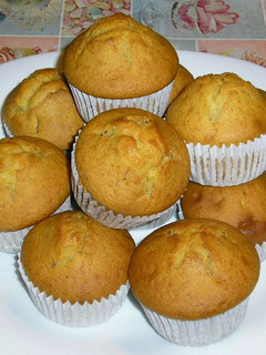 Foto principal de Magdalenas caseras rellenas de chocolate y coco rallado