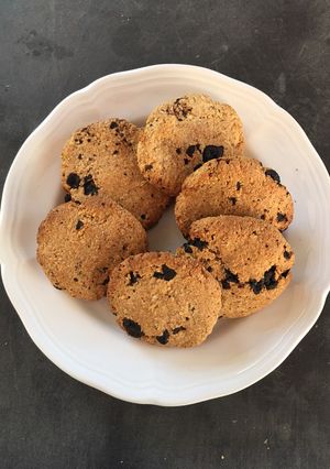 Una foto de Galletas de avena con chips de chocolate- apta para candidiasis