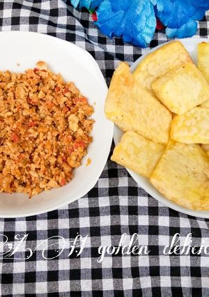 A picture of Fried yam with scrambled egg sauce.