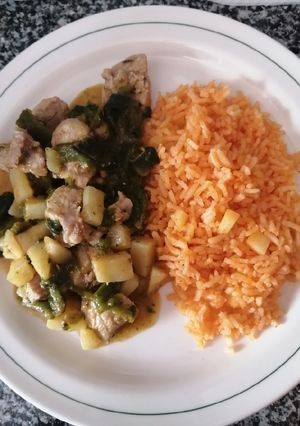 Una foto de Carne de Puerco con Rajas y Papas