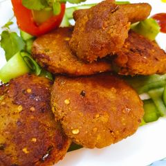 A picture of Bachy hoye gosht ky kabab (leftover meat ky kabab).