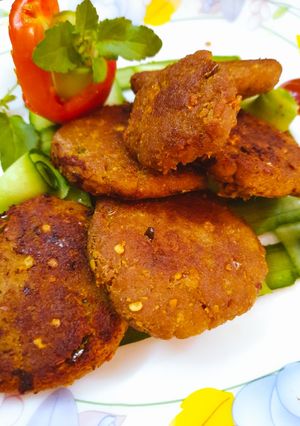 A picture of Bachy hoye gosht ky kabab (leftover meat ky kabab).