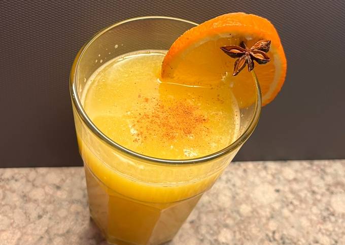 κύρια φωτογραφία συνταγής Χυμός τζίντζερ με λεμόνι, πορτοκάλι, ξινόμηλο, μέλι, γλυκάνισο και κανέλα 💛❤️💛
