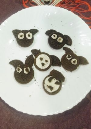 A picture of Halloween 🎃 Spooky Ghostly Oreo Treats (no cook _5 minutes Recipe).