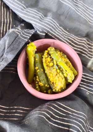 મરચાં નું અથાણું (Marcha Athanu Recipe In Gujarati) રેસીપી મુખ્ય ફોટો