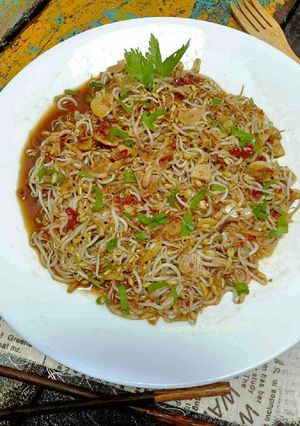 Foto resep Taoge Tumis Belacan Teri😋😋