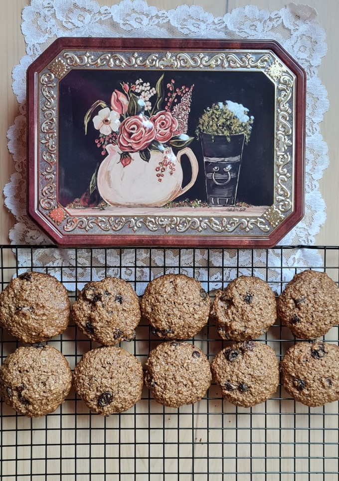 Una foto de Galletas de avena, canela y pasas