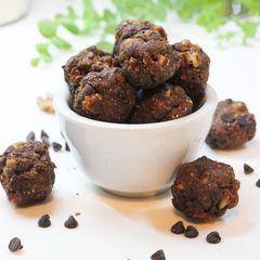 A picture of Brownie Protein Balls.