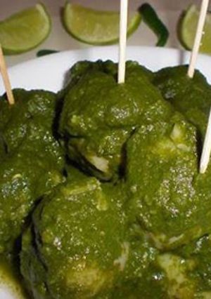 A picture of Coriander chutney ke aloo.