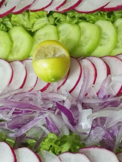 A picture of 🥗Easy Salad 🥗.