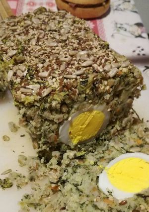 Foto di Polpettone Vegetariano con uova sode