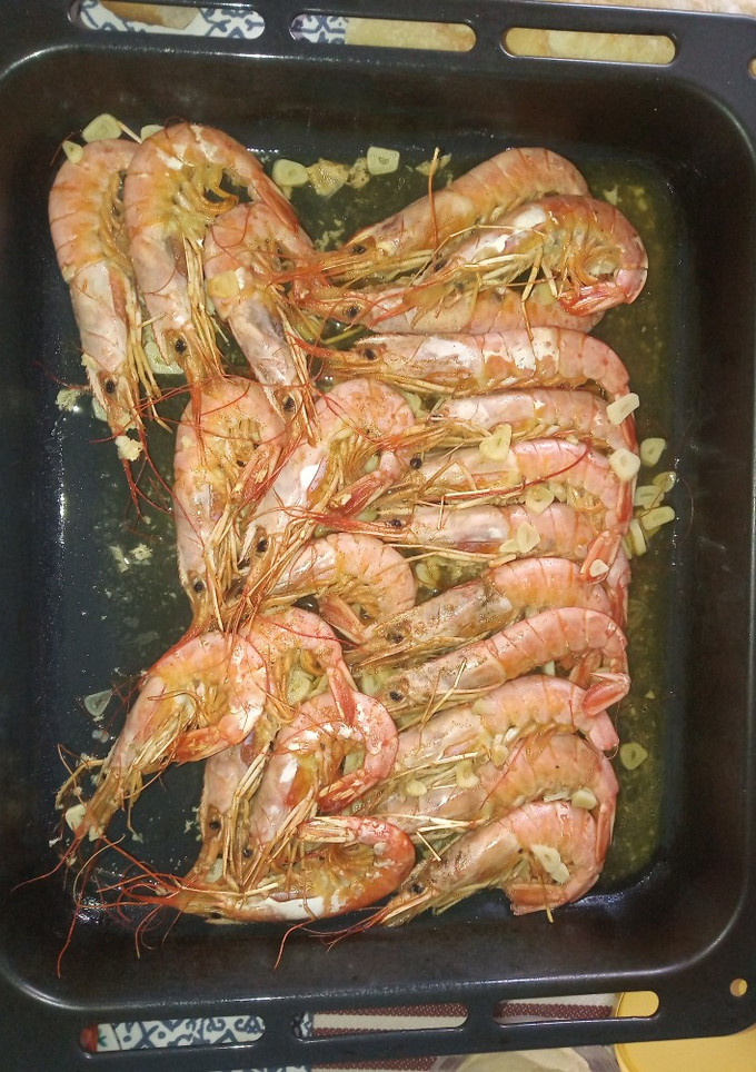 Una foto de ~ Langostinos al horno ~