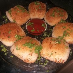 A picture of Bread chicken cheese bombs.