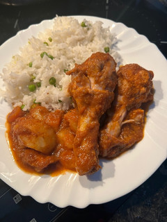 Una foto de Muslos de pollo en salsa con Mambo touch