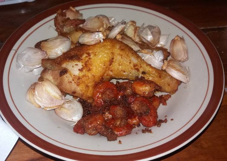 Langkah Mudah untuk Membuat Ayam dan Udang goreng Bawang yang Enak