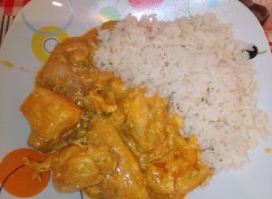 Foto principal de Pollo estilo indio con arroz en Monsieur Cuisine
