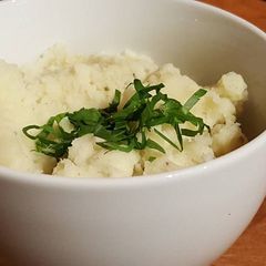 A picture of Rich and Creamy Mashed Potatoes (in a pressure cooker!).