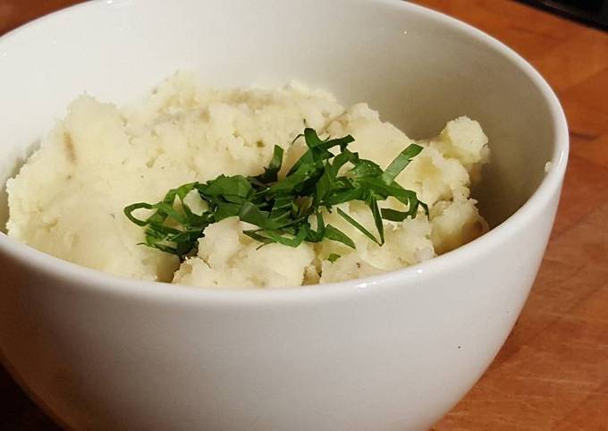 Easiest Way to Make Super Quick Homemade Rich and Creamy Mashed
Potatoes (in a pressure cooker!)