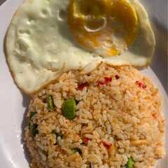 รูปของ 46. Nasi Goreng Pete