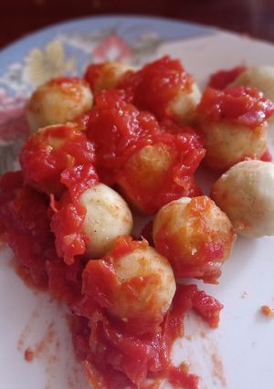 A picture of Potatoes and tomatoes.