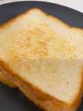 กริลล์ชีส (Grilled Cheese)