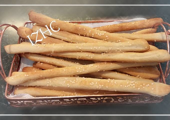 Easiest Way to Make Speedy 🥖Grissini 🥖
(Italian Breadsticks)