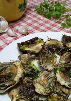 Foto principal de Alcachofas a la brasa con salsa verde