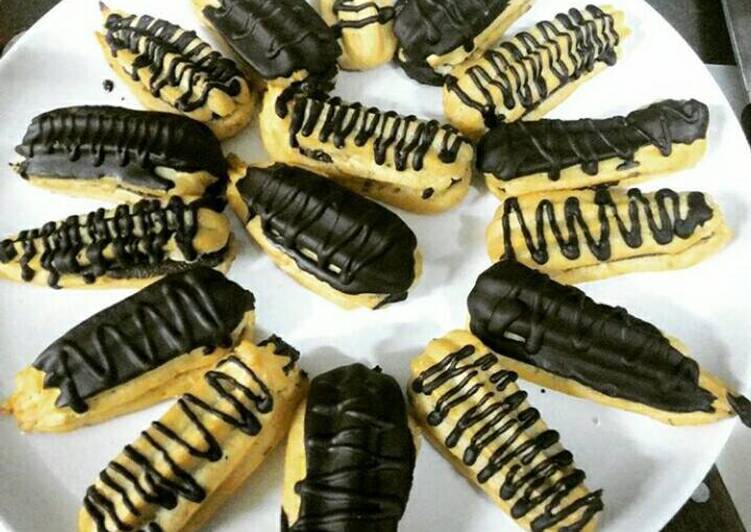 Chocolate eclair