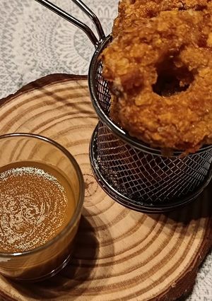 Una foto de Donuts de pollo en freidora de aire y robot de cocina
