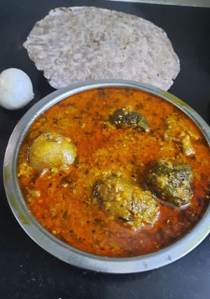 भरली मसाला वांगी-बटाटे भाजी (Bharle Vange Batata Bhaji Recipe In Marathi) रेसिपी चे मुख्य फोटो 