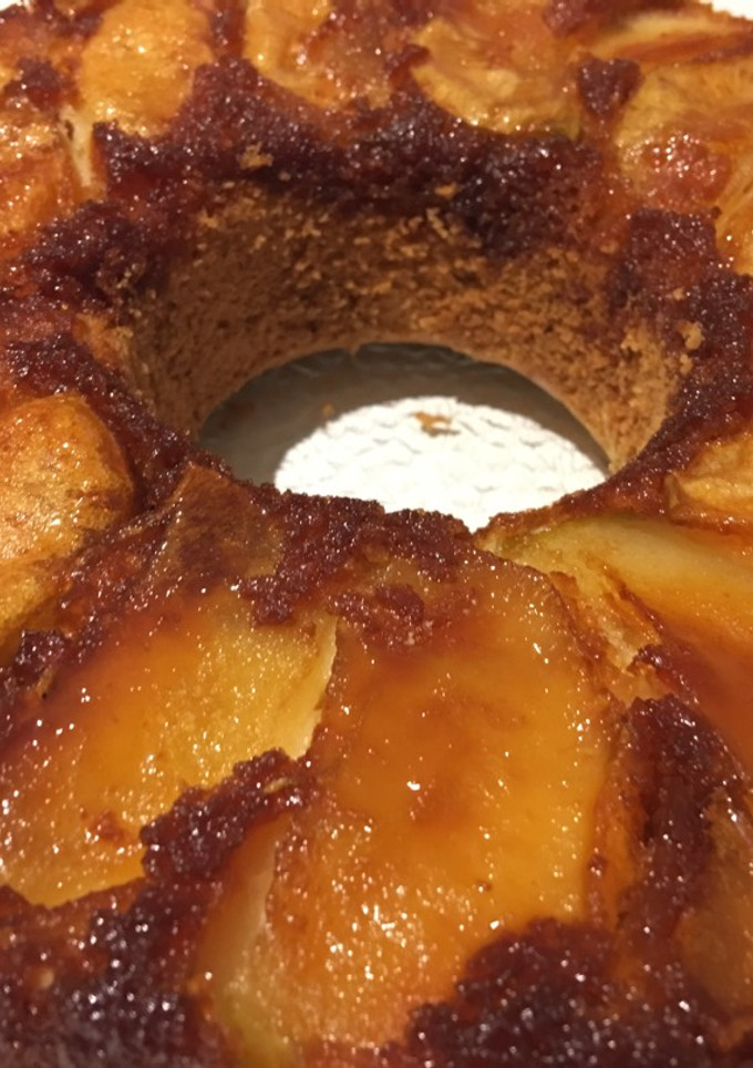 Una foto de Torta de manzana invertida