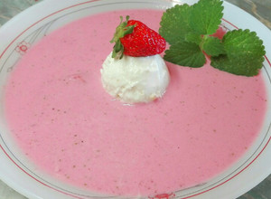 Hideg eperkrémleves 🍓🍦 recept fotója