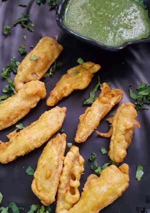 A picture of Lotus stem fritters.
