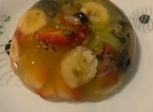 Una foto de ENSALADA de FRUTAS con gelatina AGAR AGAR