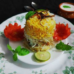 A picture of Awadhi Murgh Biryani.
