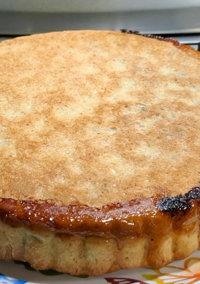 Una foto de Tarta de atún y repollo colorado con masa tipo hojaldre sin manteca