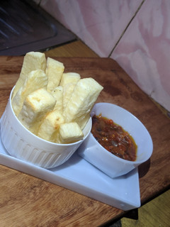 A picture of Fried yam&onion sauce.